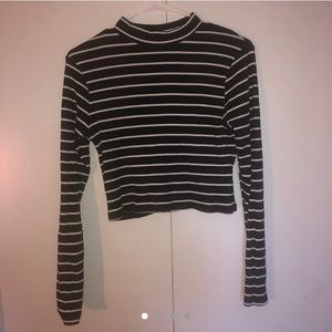 Back and white stripped cropped long sleeve